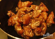 红烧猪蹄的家常做法,传统美味，营养滋补，轻松上手的烹饪秘籍
